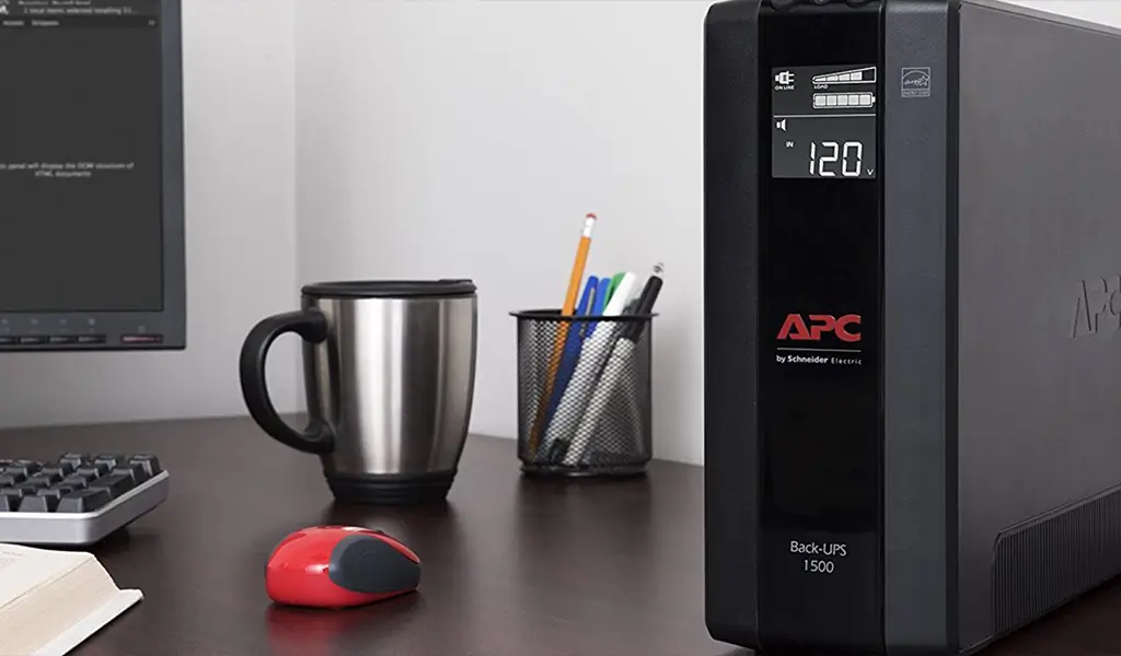 یو پی اس (UPS) چیست و چرا اهمیت دارد؟