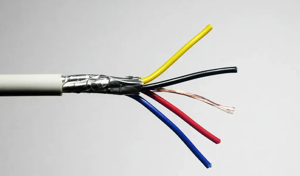 تفاوت کابل‌های Shielded و Unshielded چیست؟